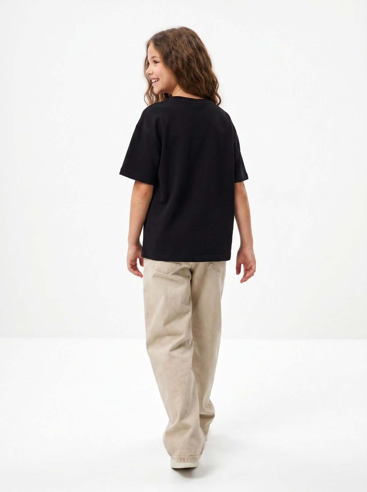 Black Solid T-Shirt Jr - Girls
