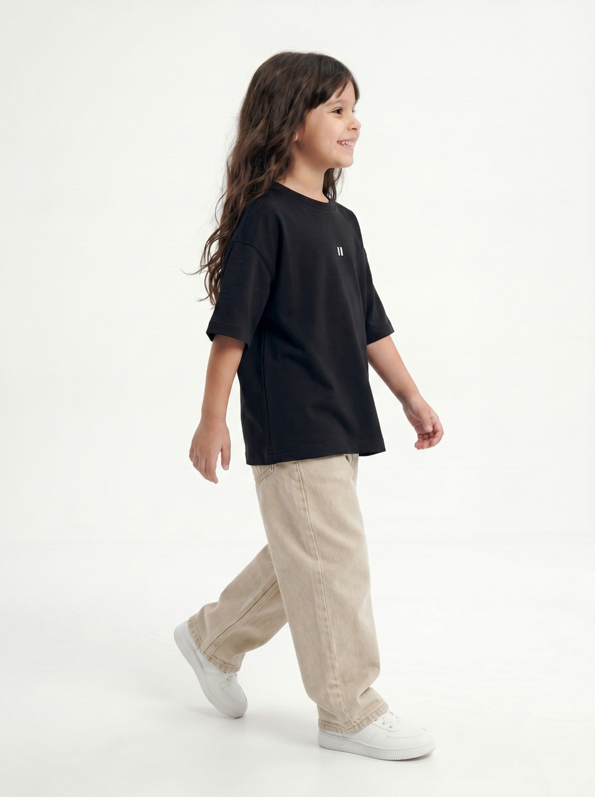 Black Solid T-Shirt Jr - Girls